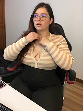 Snapshot of kayortiiz chatting on 04-22-26, 11:17 kayortiiz online show from 04-22-26, 11:17
