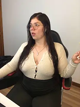 Snapshot of kayortiiz chatting on 05-12-26, 11:13 kayortiiz online show from 05-12-26, 11:13