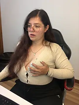 Snapshot of kayortiiz chatting on 07-18-26, 12:37 kayortiiz online show from 07-18-26, 12:37
