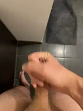 Snapshot of vultur2565 chatting on 12-15-24, 01:22 vultur2565 online show from 12-15-24, 01:22