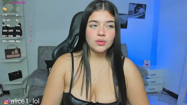 Snapshot of candy_alicee chatting on 11-22-25, 05:06 candy alicee online show from 11-22-25, 05:06