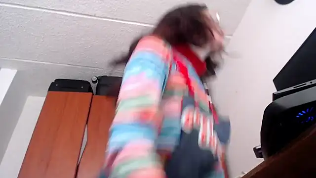 Juls winter  online show from 03-19-25, 04:24