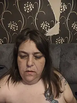 Snapshot of HouseWifeWhore_Milf chatting on 06-04-26, 01:11 HouseWifeWhore Milf online show from 06-04-26, 01:11