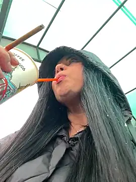 CrazzyChicks online show from 04-15-26, 08:21