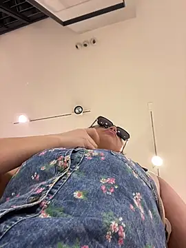 CrazzyChicks online show from 05-31-26, 06:21