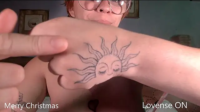 Snapshot of Lilmuh_ chatting on 12-19-24, 12:02 Lilmuh online show from 12-19-24, 12:02