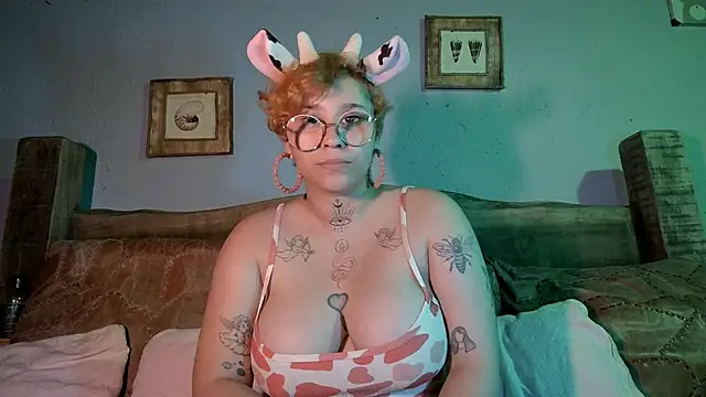 Snapshot of Lilmuh_ chatting on 01-29-25, 02:40 Lilmuh online show from 01-29-25, 02:40