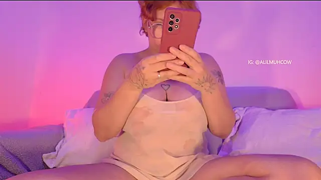 Snapshot of Lilmuh_ chatting on 09-27-25, 12:15 Lilmuh online show from 09-27-25, 12:15