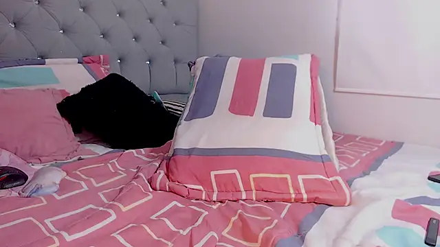 isabella rossse online show from 01-24-25, 04:17