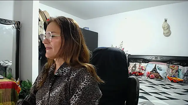 Xiimen online show from 01-09-25, 12:46