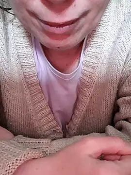 Snapshot of Moi_Lina chatting on 11-12-25, 12:38 Moi Lina online show from 11-12-25, 12:38