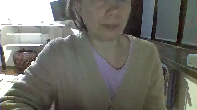 Snapshot of Moi_Lina chatting on 11-19-25, 12:10 Moi Lina online show from 11-19-25, 12:10