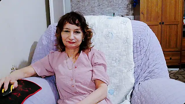 Snapshot of AnnieEltgant chatting on 01-01-25, 02:31 AnnieEltgant online show from 01-01-25, 02:31