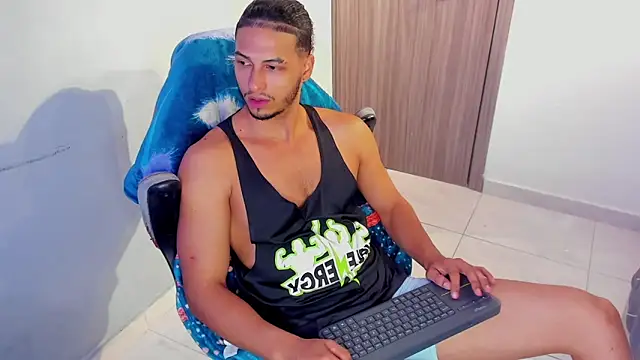 Snapshot of Kris_Khalifa69 chatting on 11-25-25, 11:54 Kris Khalifa69 online show from 11-25-25, 11:54