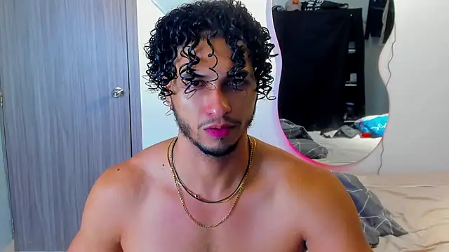 Snapshot of Kris_Khalifa69 chatting on 12-14-25, 02:17 Kris Khalifa69 online show from 12-14-25, 02:17