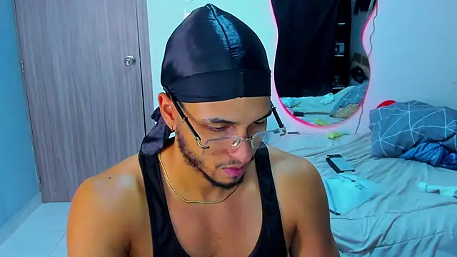 Snapshot of Kris_Khalifa69 chatting on 12-19-25, 11:12 Kris Khalifa69 online show from 12-19-25, 11:12