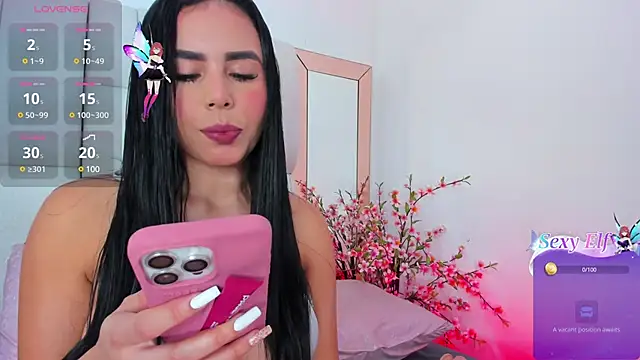 Snapshot of kylie_sexy2000 chatting on 12-10-24, 04:38 kylie sexy2000 online show from 12-10-24, 04:38