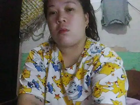 Snapshot of hotsexylyn chatting on 10-24-25, 07:16 hotsexylyn online show from 10-24-25, 07:16