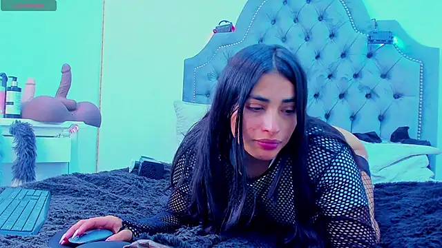 Snapshot of Kirara_22 chatting on 02-14-25, 04:26 Kirara 22 online show from 02-14-25, 04:26