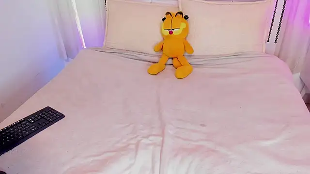 Snapshot of Kirara_22 chatting on 11-14-25, 07:45 Kirara 22 online show from 11-14-25, 07:45