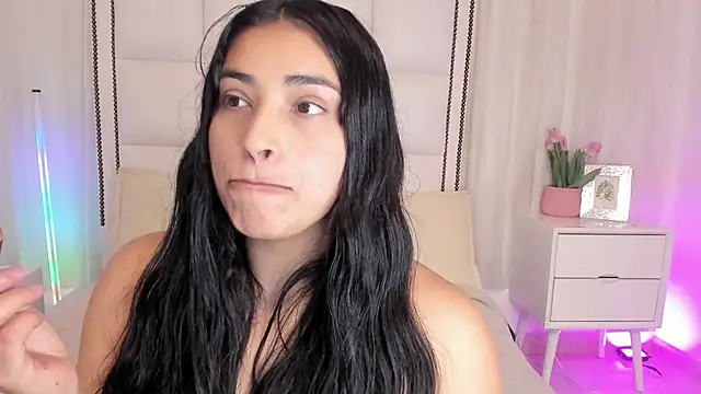 Snapshot of Kirara_22 chatting on 11-21-25, 08:07 Kirara 22 online show from 11-21-25, 08:07