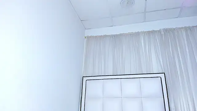 Snapshot of Kirara_22 chatting on 05-27-26, 01:57 Kirara 22 online show from 05-27-26, 01:57