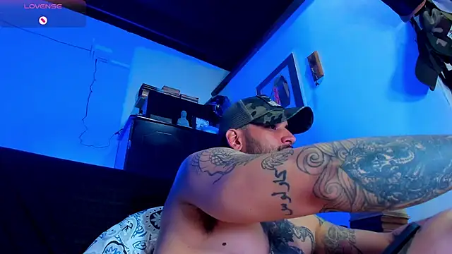 Snapshot of CamiloGray_ chatting on 02-14-25, 12:47 CamiloGray online show from 02-14-25, 12:47