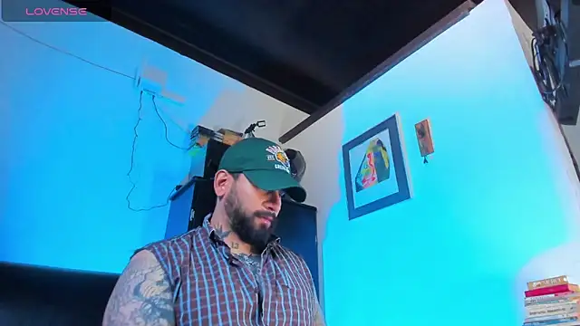 Snapshot of CamiloGray_ chatting on 09-15-25, 03:23 CamiloGray online show from 09-15-25, 03:23