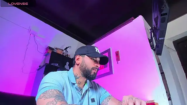 Snapshot of CamiloGray_ chatting on 09-16-25, 01:45 CamiloGray online show from 09-16-25, 01:45