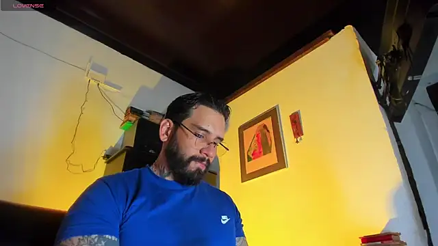 Snapshot of CamiloGray_ chatting on 10-30-25, 02:07 CamiloGray online show from 10-30-25, 02:07