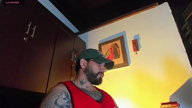 Snapshot of CamiloGray_ chatting on 04-25-26, 01:52 CamiloGray online show from 04-25-26, 01:52