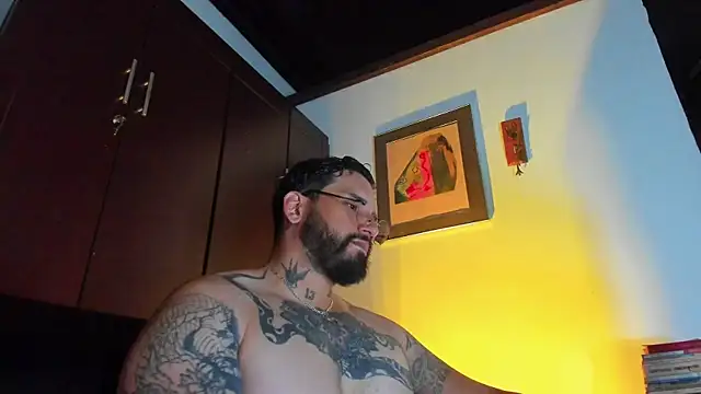 Snapshot of CamiloGray_ chatting on 05-28-26, 01:30 CamiloGray online show from 05-28-26, 01:30