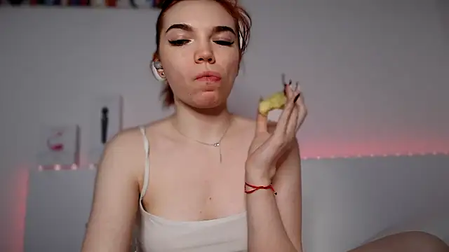 Snapshot of olivka-flower chatting on 02-01-25, 01:23 olivka-flower online show from 02-01-25, 01:23