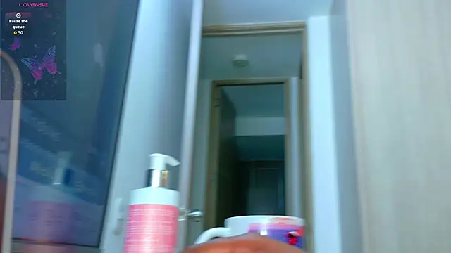 hornyhousekeeper  online show from 03-25-26, 12:44