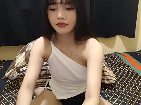 Snapshot of x_brittany_x chatting on 12-01-25, 03:06 x brittany x online show from 12-01-25, 03:06