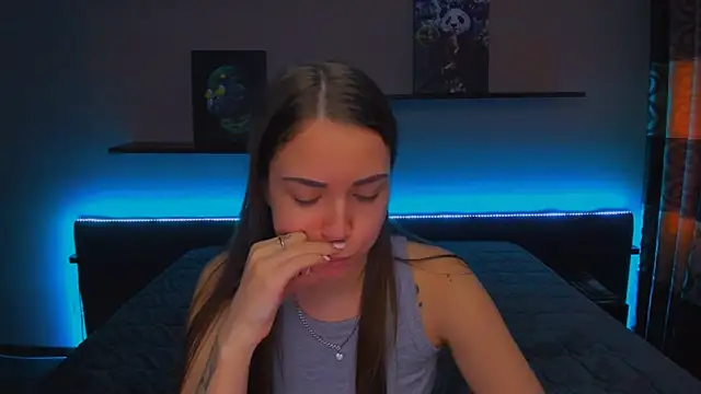 AlexaBarkley online show from 02-17-25, 06:31