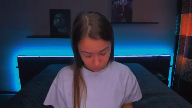 AlexaBarkley online show from 02-19-25, 06:22