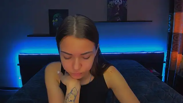 AlexaBarkley online show from 02-26-25, 06:26