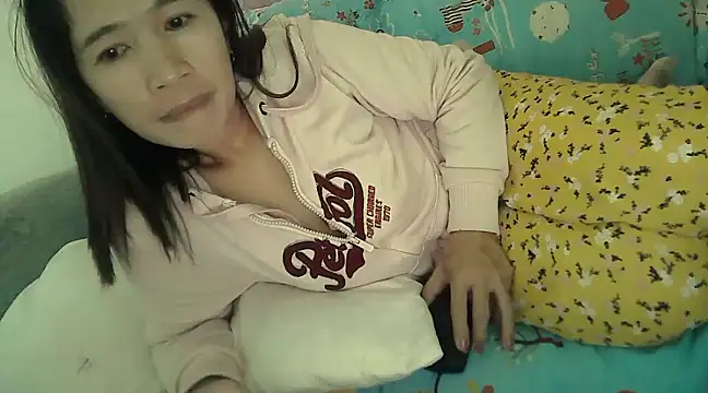 Snapshot of Alexiadreamer chatting on 01-15-25, 01:45 Alexiadreamer online show from 01-15-25, 01:45