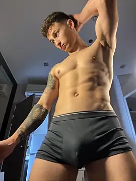 Snapshot of mark_streemm chatting on 02-26-25, 05:20 mark streemm online show from 02-26-25, 05:20