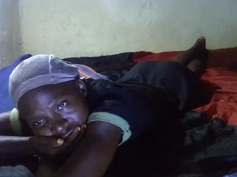 cute-shamza online show from 10-15-25, 04:23