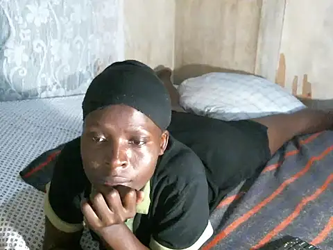 cute-shamza online show from 12-16-25, 05:07