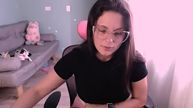 Snapshot of DoctoraMica chatting on 10-16-25, 05:47 DoctoraMica online show from 10-16-25, 05:47