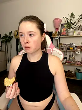 sweetest pie online show from 11-13-25, 11:47