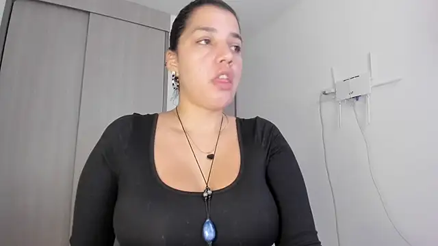 carmesix online show from 05-19-26, 02:01