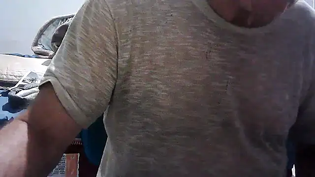 Snapshot of eduar570 chatting on 10-22-25, 12:44 eduar570 online show from 10-22-25, 12:44