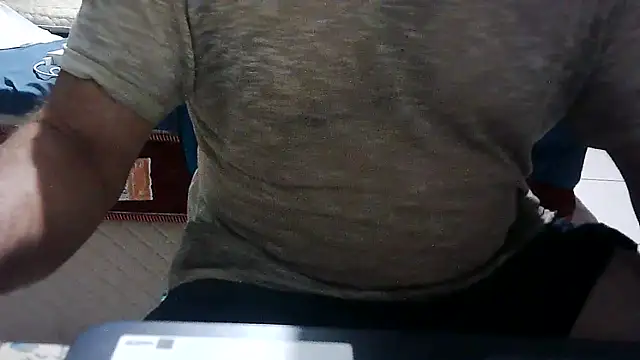 Snapshot of eduar570 chatting on 11-03-25, 04:25 eduar570 online show from 11-03-25, 04:25