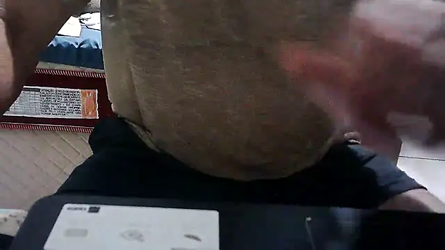 Snapshot of eduar570 chatting on 11-11-25, 12:21 eduar570 online show from 11-11-25, 12:21