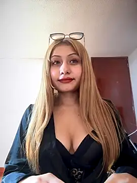  Danna online show from 11-29-25, 01:47