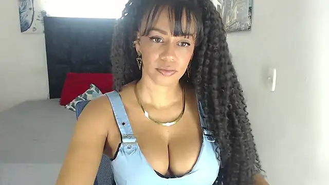 Snapshot of yeli_xxx chatting on 07-09-26, 07:18 yeli xxx online show from 07-09-26, 07:18